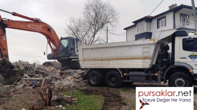 Pursaklar’da metruk yapılar yıkılıyor