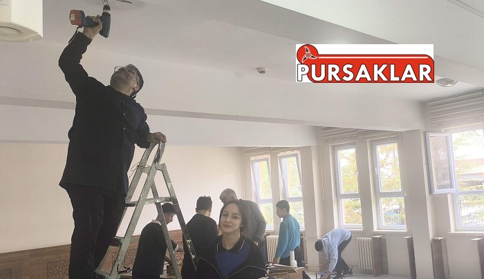 Öğretmen ve öğrenciler el ele verdi